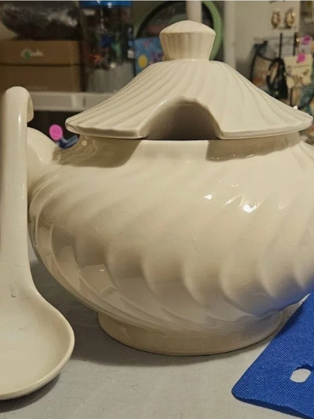 Cream Ceramic Soup Tureen with Lid and Ladle